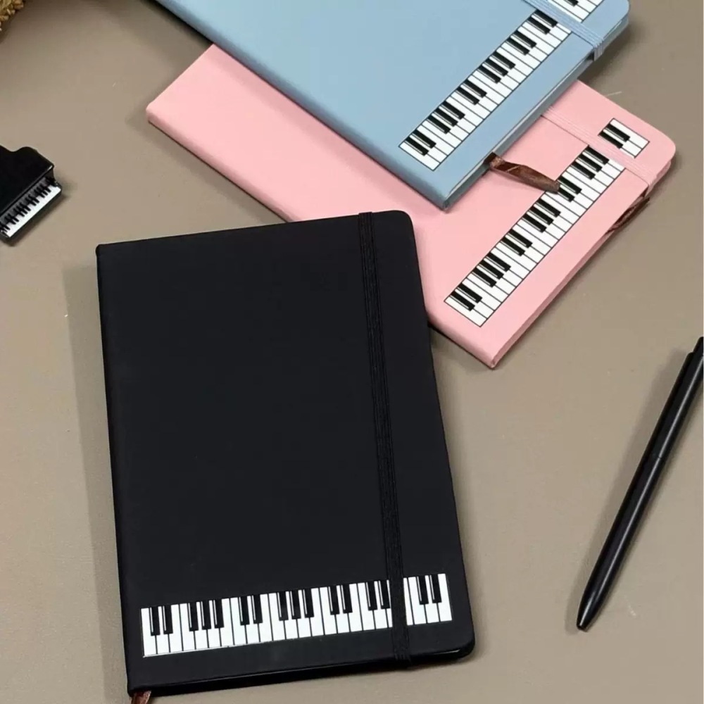 Muziekthema notitieboekje Pian - Blank Sheet Music Notebook recensie en prijs